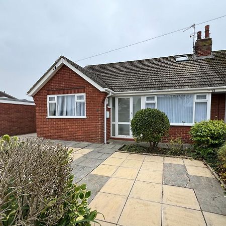 Linden Ave Bungalow Thornton (Lancashire) Exterior foto