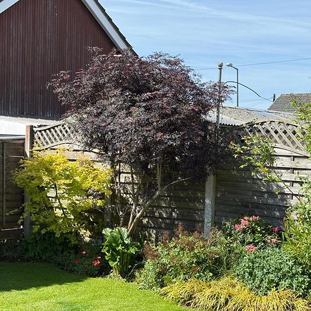 Linden Ave Bungalow Thornton (Lancashire) Exterior foto